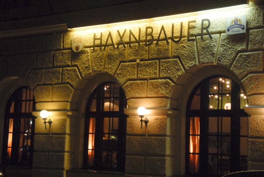 Name:  Haxnbauer im Scholastikahaus .jpg
Views: 11989
Size:  412.3 KB