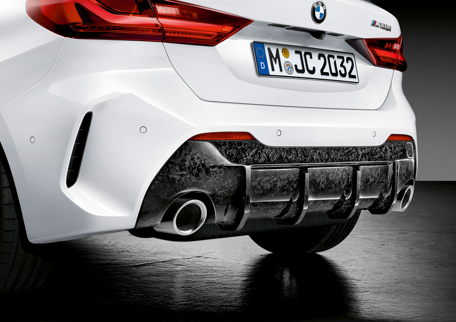 Name:  P90350990_highRes_the-all-new-bmw-1-se.jpg
Views: 24762
Size:  304.8 KB