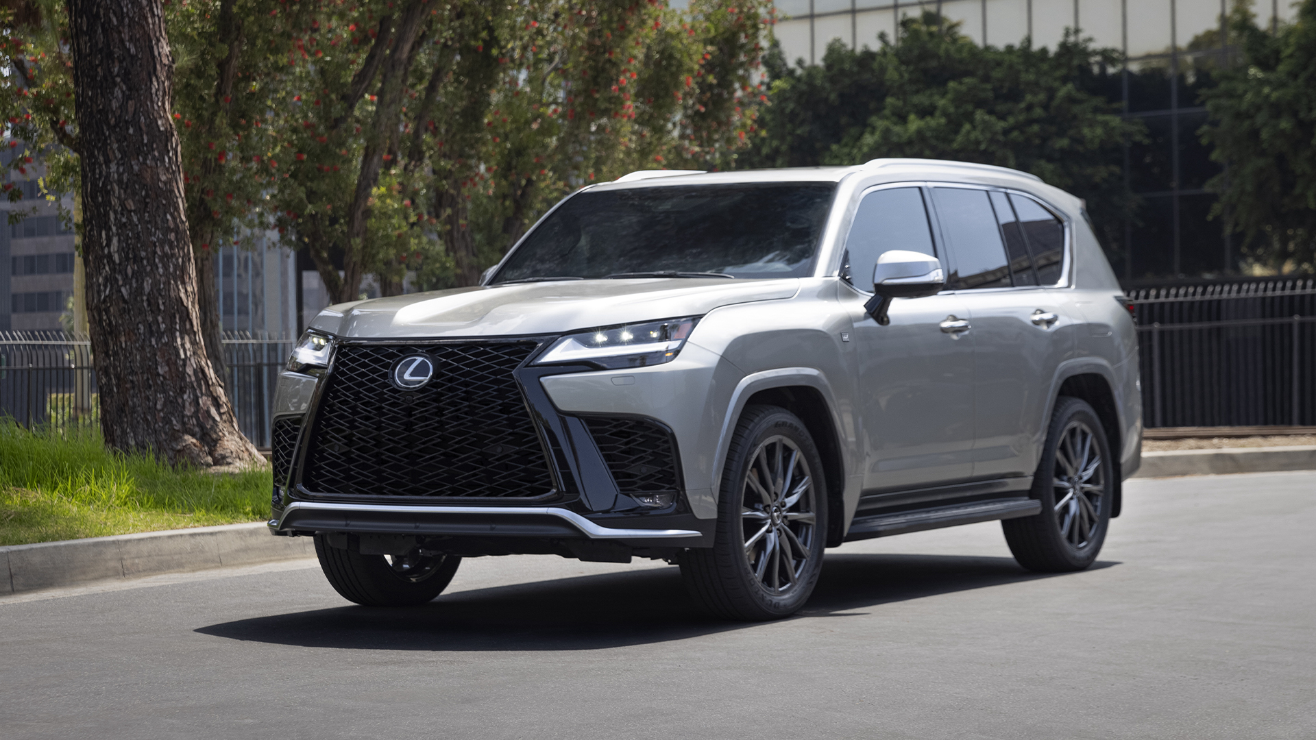 Name:  lexus-lx_100810340_h.jpg
Views: 1500
Size:  1.31 MB